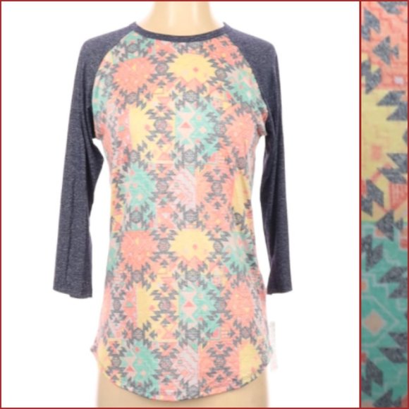 LuLaRoe Tops - 🔥 Lularoe Randy Raglan Tee Shirt Multi Geo Print